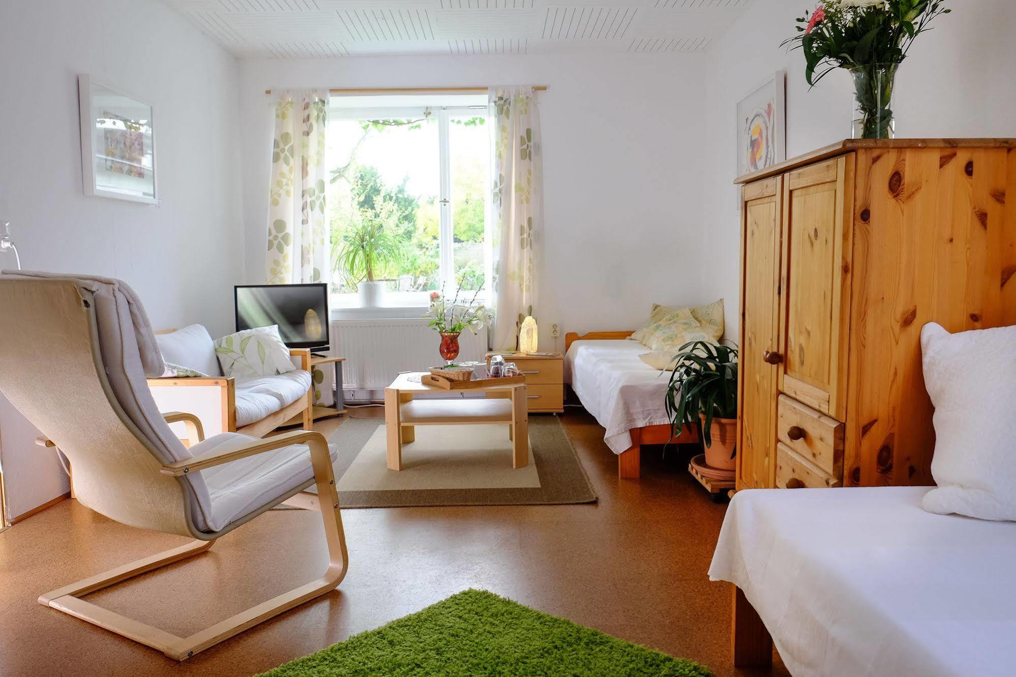 Rhein River Guesthouse - Direkt Am Rhein Leverkusen Exterior foto